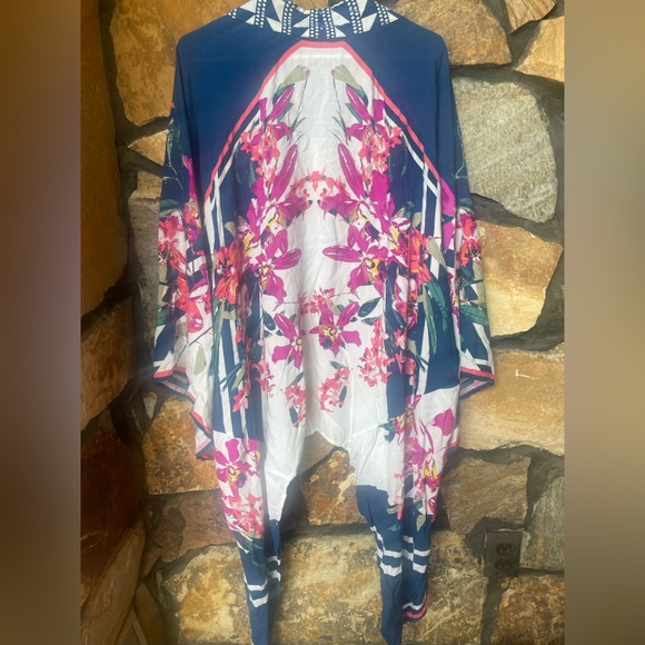 Flying Tomato Other - Flying Tomato Kimono - Size Medium